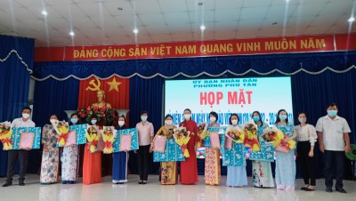 UBND phường Phú Tân tổ chức 20/11 cho cán bộ, giáo viên trên địa bàn phường Phú Tân