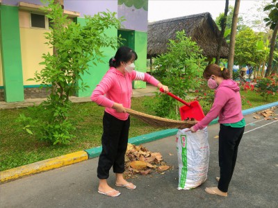 Trường MN Phú Tân tổng vệ sinh trước kỳ nghỉ Tết Nguyên đán
