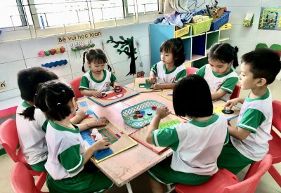 Hoạt động vui chơi của các bé trường Mầm Non Phú Tân
