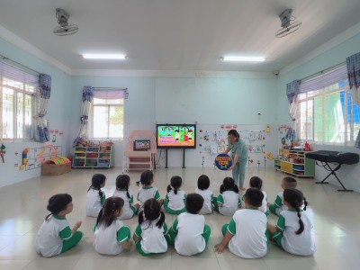 Trường mầm non Phú Tân thực hiện mô hình “Phân loại rác thải” tại nguồn