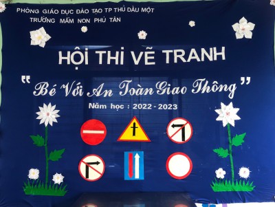 Trường mầm non Phú Tân tổ chức Hội thi vẽ tranh “Bé với an toàn giao thông”