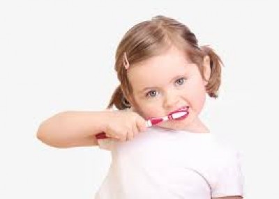 Chăm sóc răng miệng cho trẻ trong ngày tết