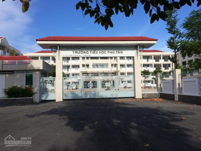 Chủ đề: Trường Tiểu Học NH: 2020 - 2021 (Khối Lá)