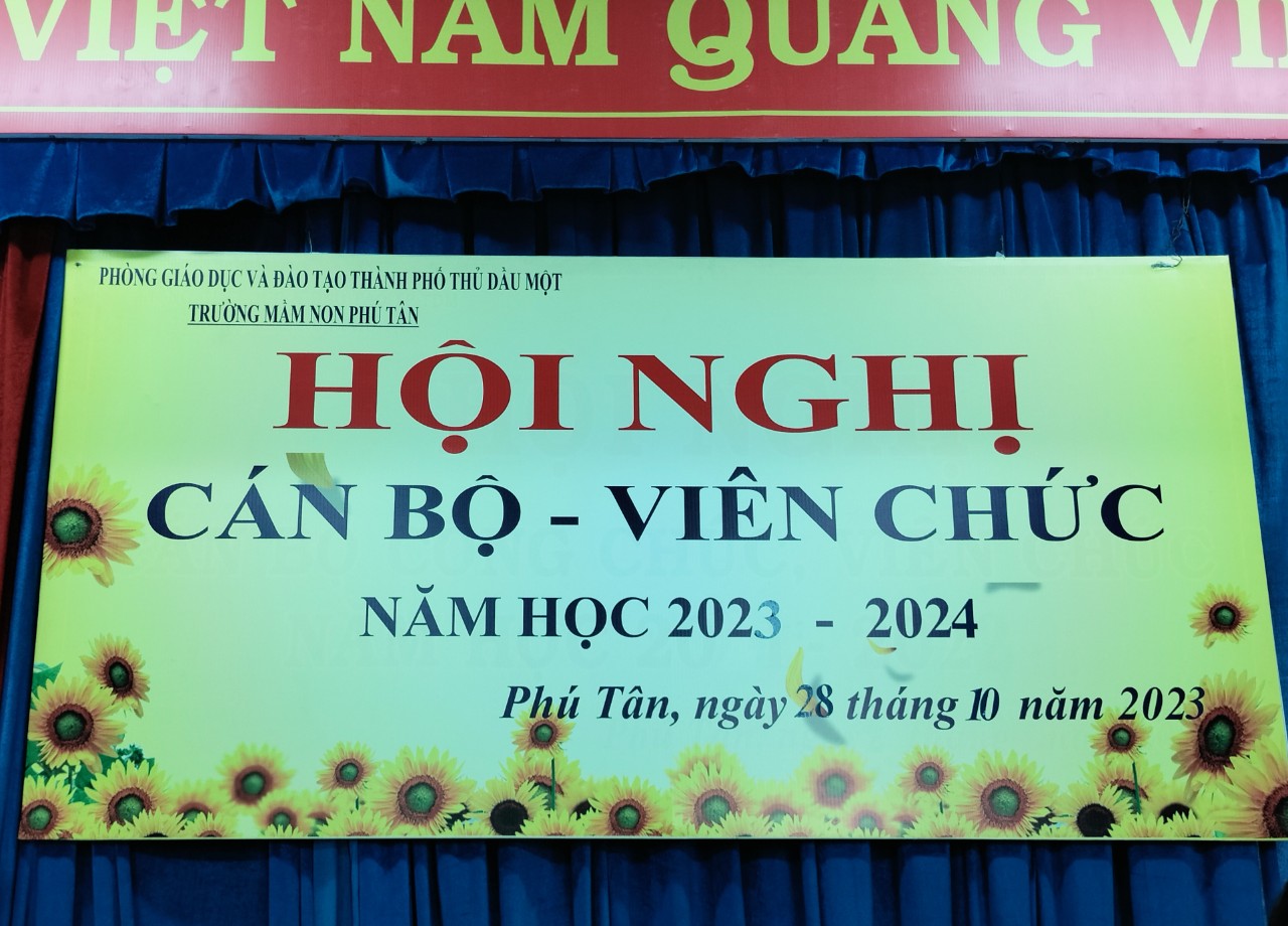 Trường MN Phú Tân tổ chức Hội nghị cán bộ, viên chức năm học 2023-2024